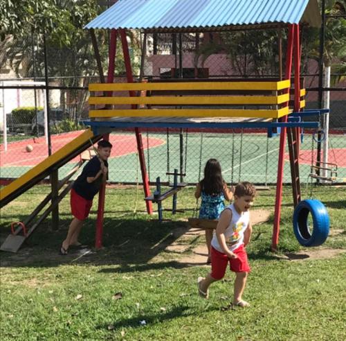 Playground, Casa de Campo e Rustica com piscina, churrasqueira e banheira de uso privativo in Campo Grande Playground, Casa de Campo e Rustica com piscina, churrasqueira e banheira de uso privativo in Campo Grande