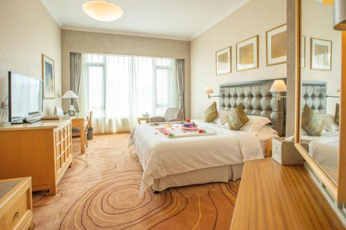 Shantou Junhua Haiyi Hotel in Shantou Shantou Junhua Haiyi Hotel in Shantou
