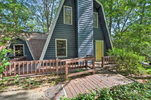Lake Hartwell Home with Dock Less Than 10 Miles to Clemson! in Cullowhee