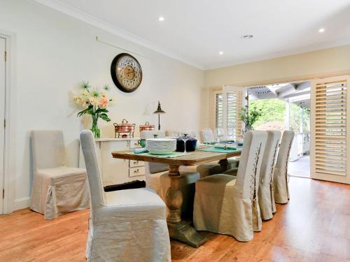 Mirrabooka Burrawang beautiful home and 3 acres of gardens in the Southern Highlands in Burrawang Mirrabooka Burrawang beautiful home and 3 acres of gardens in the Southern Highlands in Burrawang