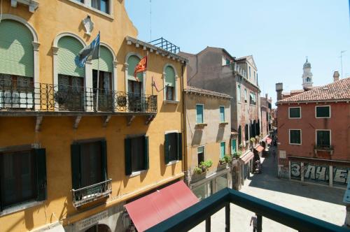 Venice Resorts Guest House - image 8