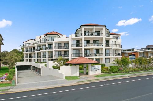 Ulaz, Windsurfer Resort in Biggera Waters Ulaz, Windsurfer Resort in Biggera Waters
