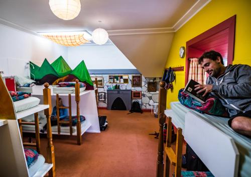 Castle Rock Hostel- Adult Only near Edinburgh Train Station Castle Rock Hostel- Adult Only near Edinburgh Train Station