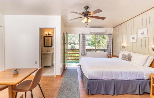 Buckeye Tree Lodge & Cabins in Three Rivers (CA) Buckeye Tree Lodge & Cabins in Three Rivers (CA)