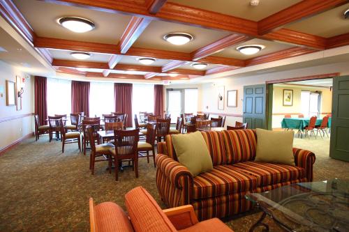 Makanan dan Minuman, Country Inn & Suites by Radisson, Grand Forks, ND in Grand Forks (ND) Makanan dan Minuman, Country Inn & Suites by Radisson, Grand Forks, ND in Grand Forks (ND)