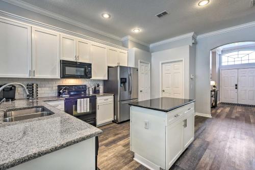 Apopka Single-Story Home with Private Lanai and Pool! in Apopka Apopka Single-Story Home with Private Lanai and Pool! in Apopka