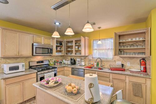 Family-Friendly Home about 12 Mi to Space Center! in 디어 파크 Family-Friendly Home about 12 Mi to Space Center! in 디어 파크