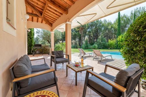 Buitenkant, Villa Eléonore - plage à pied vue mer piscine sans vis-à-vis jardin 3600m² - Ted Home in La Bourrasque Buitenkant, Villa Eléonore - plage à pied vue mer piscine sans vis-à-vis jardin 3600m² - Ted Home in La Bourrasque