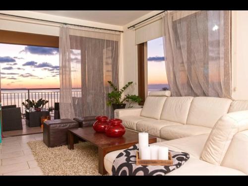 Sunset View Mermaid Villa in 포모스 Sunset View Mermaid Villa in 포모스