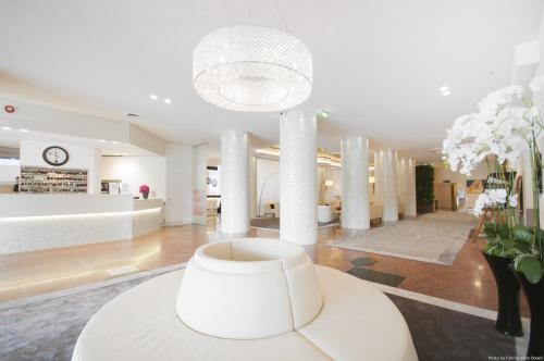 Lobby, Hotel Excelsior San Marco in Bergamo Lobby, Hotel Excelsior San Marco in Bergamo