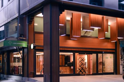 Entrance, Kiwi Express Hotel – Chenggong Rd in Taichung Entrance, Kiwi Express Hotel – Chenggong Rd in Taichung