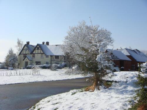 This photo about Wootton Park shared on HyHotel.com