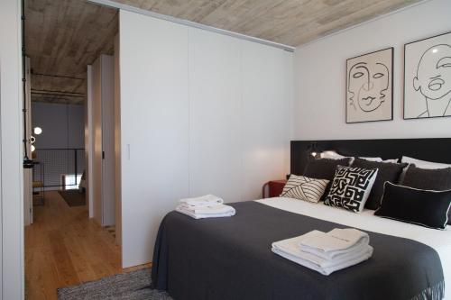 FLH Intendente Elegant Mezzanine with Balcony