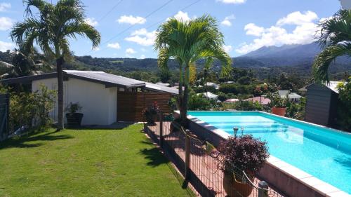 Maison 80 m2 super vue montagne piscine 2 chambres in Goyave Maison 80 m2 super vue montagne piscine 2 chambres in Goyave