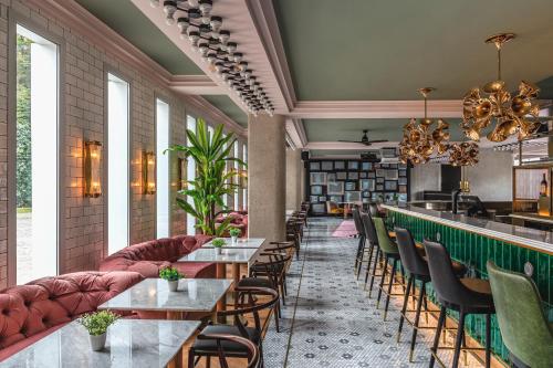 Restaurant, The ReMIX Hotel in 19th - Buttes-Chaumont Restaurant, The ReMIX Hotel in 19th - Buttes-Chaumont