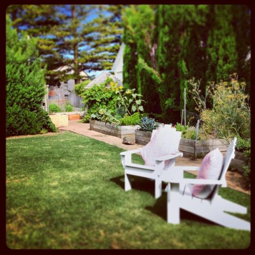 Hage, Merrijig Inn in Port Fairy Hage, Merrijig Inn in Port Fairy