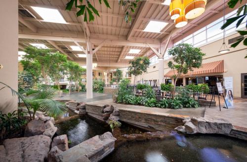 Lobby, Concord Plaza Hotel in Concord (CA) Lobby, Concord Plaza Hotel in Concord (CA)