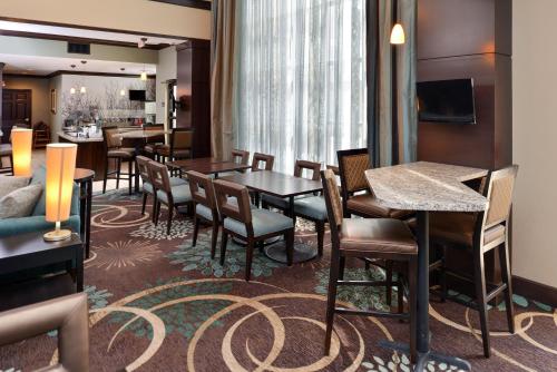 ردهة, Staybridge Suites O'Fallon Chesterfield By IHG in O'Fallon ردهة, Staybridge Suites O'Fallon Chesterfield By IHG in O'Fallon