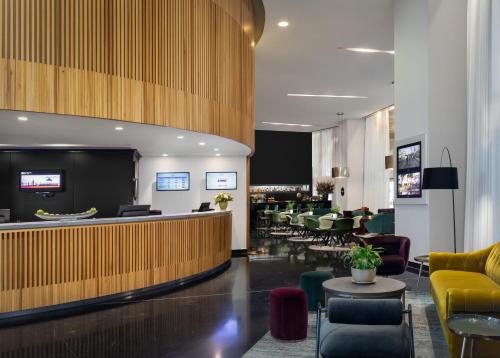 로비, 크라운 플라자 텔아비브 시티센터 바이 IHG (Crowne Plaza Tel Aviv City Center By IHG) in 텔아비브 로비, 크라운 플라자 텔아비브 시티센터 바이 IHG (Crowne Plaza Tel Aviv City Center By IHG) in 텔아비브