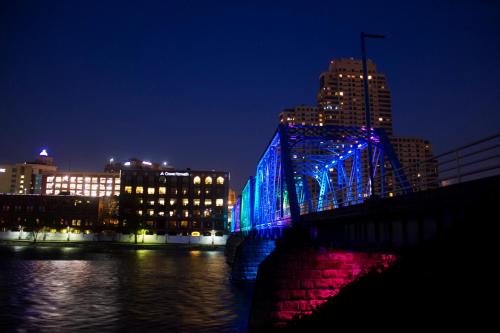 ที่เที่ยวใกล้ที่พัก, Holiday Inn Grand Rapids Downtown near สนามกีฬา แวนแอนเดล ที่เที่ยวใกล้ที่พัก, Holiday Inn Grand Rapids Downtown near สนามกีฬา แวนแอนเดล