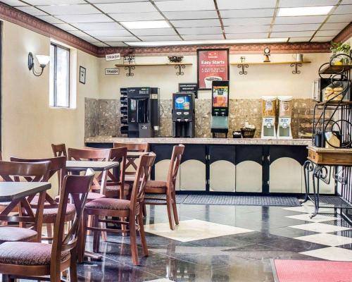 餐飲選擇, 斯克蘭頓-蒙太奇山附近伊克諾旅館 (Econo Lodge Scranton near Montage Mountain) in 斯克蘭頓 (PA) 餐飲選擇, 斯克蘭頓-蒙太奇山附近伊克諾旅館 (Econo Lodge Scranton near Montage Mountain) in 斯克蘭頓 (PA)