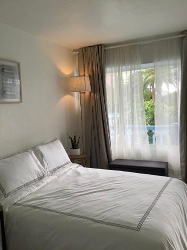 Balcony/terrace, Hotel Motel Lauderdale Inn near Coral Ridge Mall Balcony/terrace, Hotel Motel Lauderdale Inn near Coral Ridge Mall