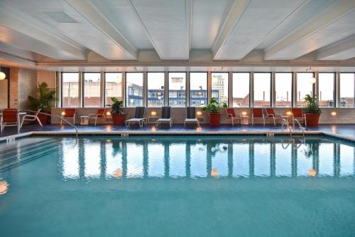 Swimming pool, Holiday Inn Lancaster By IHG in Lancaster (PA) Swimming pool, Holiday Inn Lancaster By IHG in Lancaster (PA)