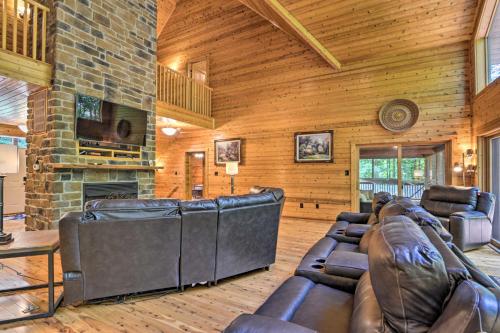 Idyllic Mtn Retreat with Hot Tub Near Shenandoah NP! in Warrenton (VA) Idyllic Mtn Retreat with Hot Tub Near Shenandoah NP! in Warrenton (VA)