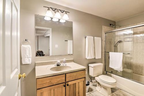 Idyllic Mtn Retreat with Hot Tub Near Shenandoah NP! in Warrenton (VA) Idyllic Mtn Retreat with Hot Tub Near Shenandoah NP! in Warrenton (VA)