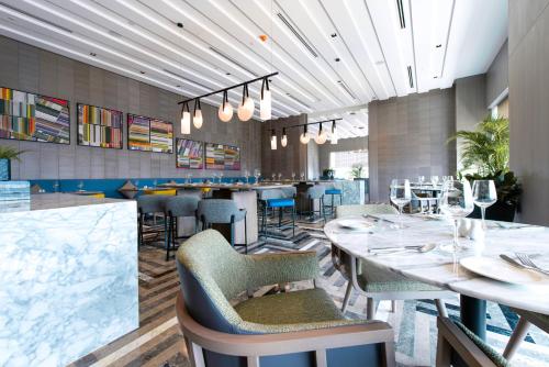 Restaurant, Holiday Inn Johor Bahru City Centre By IHG in Johor Bahru Restaurant, Holiday Inn Johor Bahru City Centre By IHG in Johor Bahru