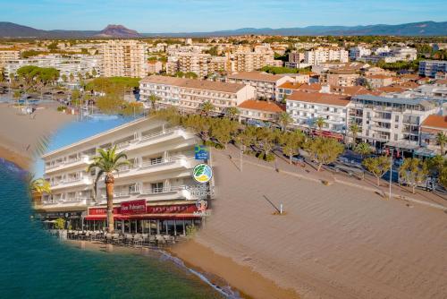 Exterior view, Les Palmiers in Frejus Exterior view, Les Palmiers in Frejus