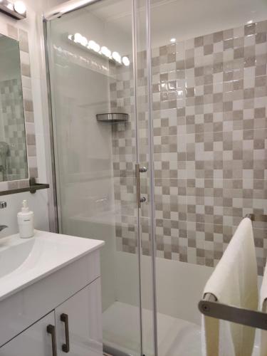 Migdal Luxury Suites Netanya J29 in Netanya Migdal Luxury Suites Netanya J29 in Netanya
