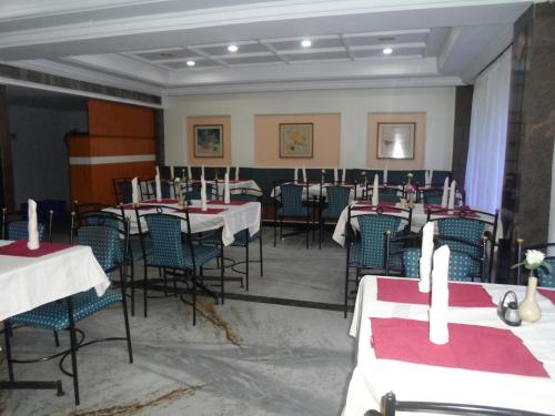 Étterem, Hotel PLR Grand in Tirupati Étterem, Hotel PLR Grand in Tirupati