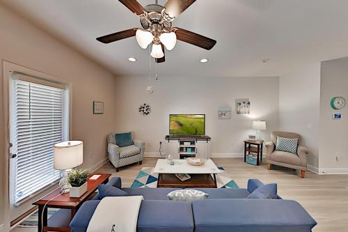 Sandpiper Shores - Pool, Near Beach Sports Complex townhouse 