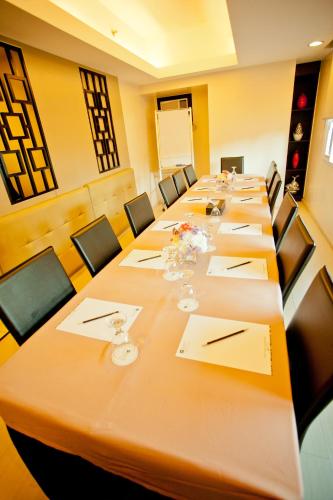 Business center, The Exchange Regency Residence Hotel Managed by HII near PSC-ULTRA Business center, The Exchange Regency Residence Hotel Managed by HII near PSC-ULTRA