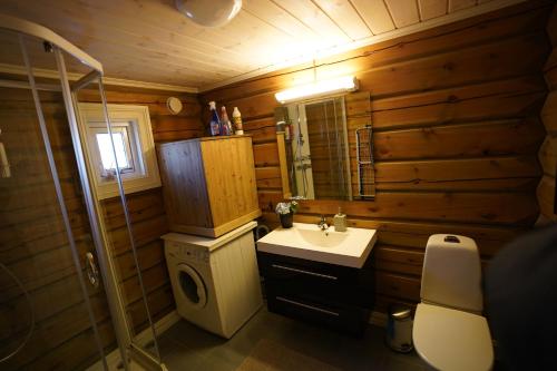 Bathroom, Lake View Apartment 2 bedrooms and loft in Stranda Bathroom, Lake View Apartment 2 bedrooms and loft in Stranda
