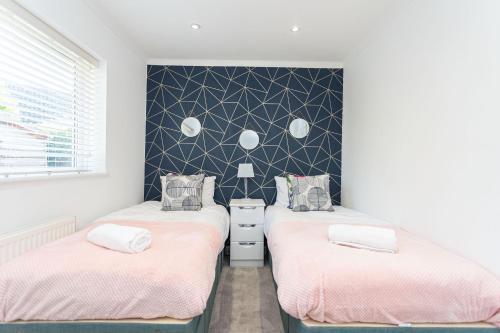 Corner cottage, Forest & Sea, sleeps up to 8 new in Hordle Corner cottage, Forest & Sea, sleeps up to 8 new in Hordle