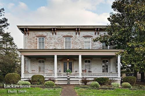 在meiguo.com看到的Lackawanna Bed & Breakfast的介绍图片