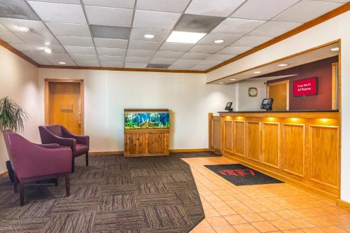 Előcsarnok, Red Roof Inn Ashtabula - Austinburg in Austinburg (OH) Előcsarnok, Red Roof Inn Ashtabula - Austinburg in Austinburg (OH)