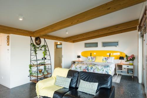 Golden Sand Beachfront Accommodation in Mangonui Golden Sand Beachfront Accommodation in Mangonui