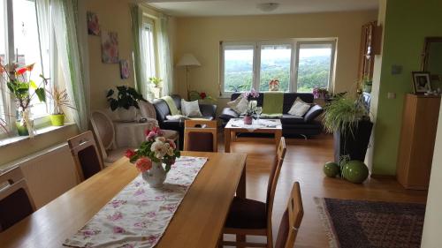 Közös társalgó / TV, Gästehaus Jeindl (Gastehaus Jeindl) in Markt Hartmannsdorf Közös társalgó / TV, Gästehaus Jeindl (Gastehaus Jeindl) in Markt Hartmannsdorf