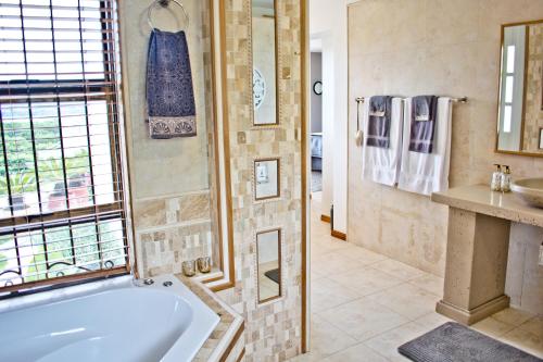 Aguia-Vista Luxury House 1st Floor in Jeffreys Bay Aguia-Vista Luxury House 1st Floor in Jeffreys Bay