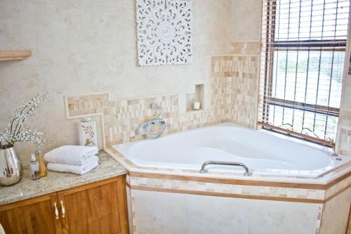Aguia-Vista Paradise Bliss, 3BR, Pool, Beach Walk in ジェフレイズ ベイ Aguia-Vista Paradise Bliss, 3BR, Pool, Beach Walk in ジェフレイズ ベイ