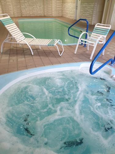 Kolam renang, Riverland Inn & Suites in Kamloops (BC) Kolam renang, Riverland Inn & Suites in Kamloops (BC)