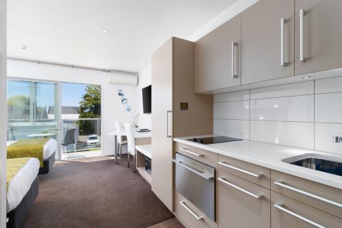 Kitchen, Century Park in Nelson Kitchen, Century Park in Nelson