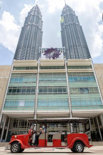 Nearby attraction, Traders Hotel, Kuala Lumpur near Aquaria KLCC Nearby attraction, Traders Hotel, Kuala Lumpur near Aquaria KLCC