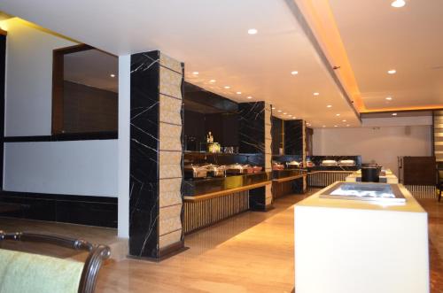 อาหารและเครื่องดื่ม, โรงแรมมายา (The Maya Hotel) in ชลันธระ อาหารและเครื่องดื่ม, โรงแรมมายา (The Maya Hotel) in ชลันธระ
