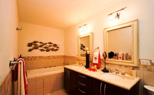 This photo about Casa del Sol Resort - Villas Catalinas shared on HyHotel.com