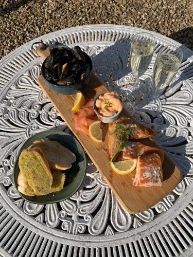 Food and beverages, The Royal Oak Hotel in Cullen Food and beverages, The Royal Oak Hotel in Cullen