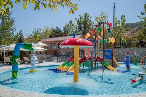 Avenue Park Hotel in Yusufkhona Avenue Park Hotel in Yusufkhona